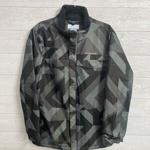 Columbia Women’s Black & Grey Camo Print Jacket. Size XL